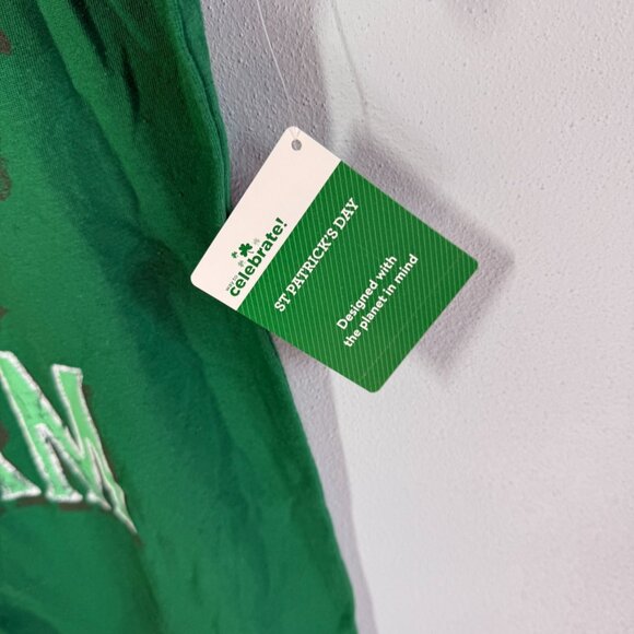 NWT Mens St. Patrick's Day Lucky Charm Graphic Tee Medium Green Short Sleeve - Picture 9 of 9
